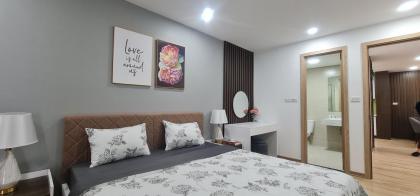 Cho thuê căn hộ chung cư CT5 – KĐTM Mỹ Đình – Mễ Trì, Nam Từ Liêm, nhà đẹp full nội thất, ở luôn