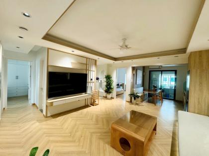 Cần cho thuê căn hộ chung cư CT5 – KĐTM Mỹ Đình – Mễ Trì, Nam Từ Liêm DT 207m2 nhà đẹp full nội thất