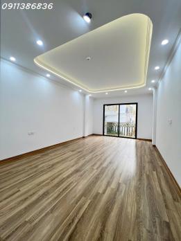 Ô tô Phân lô Nhà đẹp Trần Quốc Hoàn 40/45m 7T Thang máy, hơn 21 tỷ trung tâm Cầu Giấy