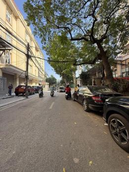 Bán Nhà Tôn Thất Thiệp Ba Đình 125m2-4T MT6m 2 THOÁNG 68 Tỷ Có Thương Lượng.