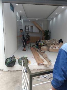 Chính chủ bán nhà 2 tầng 36m phố Bùi Huy Bích, ô tô đỗ cửa, ngay đường lớn