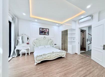 Bán nhà Chùa Bộc_7 tầng thang máy đẹp keng_3 bước ra ô tô tránh_kd ổn_58m2_giá chào 19 tỷ