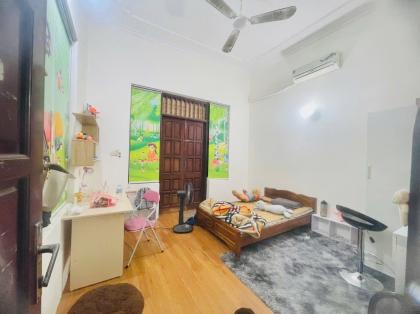 Mặt Phố Thượng Đình - Thanh Xuân, 4 Ô Tô tránh Vỉa Hè, Mặt Tiền 5m, KD, 40m2, 21.5 Tỷ.