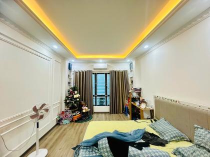 Bán nhà  Vũ Tông Phan - Thah Xuân, Ô Tô tránh, Kinh Doanh,45m2, 6 TTM, 16 Tỷ- Sổ vuông đẹp