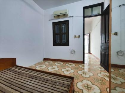 CHO THUÊ NHÀ NGÕ 189 ĐƯỜNG HOÀNG HOA THÁM, BA ĐÌNH, LÔ GÓC, SÂN RỘNG, GẦN Ô TÔ