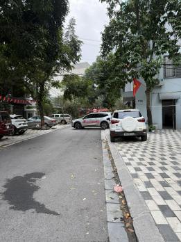 Bán Nhà P/Lô Xuân Diệu Tây Hồ 140m2-7T MT8m Ô Tô Đỗ Cửa 54 Tỷ Có Thương Lượng.