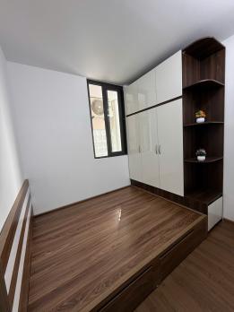 Bán căn hộ chung cư đường Hoàng Ngân, Thanh Xuân, nhà đẹp lô góc, ngõ thông ô tô