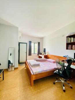 Bán nhà HXH 6m Bờ Bao Tân Thắng - ngay Aeon, 4x18m, 4 tầng - có 5 PN, rao 9,4 tỷ.