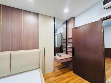 Bán tòa nhà 6 Tầng, Hẻm 5m Bến Vân Đồn, gần Cầu Ông Lãnh, 6x17m,  thang máy, 19,5 tỷ.