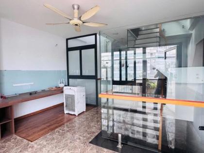 Bán tòa nhà 6 Tầng, Hẻm 5m Bến Vân Đồn, gần Cầu Ông Lãnh, 6x17m,  thang máy, 19,5 tỷ.