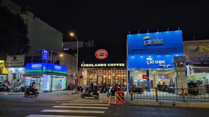 Giảm mạnh 4 tỷ nhà hẻm 1122 Quang Trung 5 lầu ngang 5.8m 90m2 có T.máy gần Emart 14 tỷ.