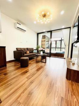 Tập thể mặt phố Huỳnh Thúc Kháng, Đống Đa, nhà đẹp lô góc, view phố, ô tô đỗ