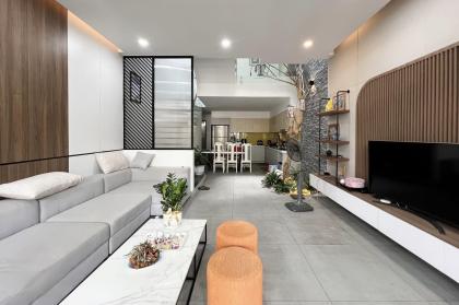 **Bán nhà phường 10, Tân Bình, hẻm 127 Ni Sư Huỳnh Liên (4x19,5) 3 lầu - 7 tỷ