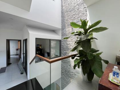 **Bán nhà phường 10, Tân Bình, hẻm 127 Ni Sư Huỳnh Liên (4x19,5) 3 lầu - 7 tỷ