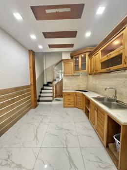 ???? NHÀ Q10 BA THÁNG HAI - HẺM NHỰA 10M - XE HƠI ĐẬU NGÀY ĐÊM - 5 TẦNG MỚI - CHỈ 10.4 TỶ! ???? •	Vị trí & Ưu thế: 3/2