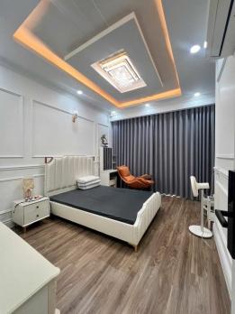 XE HƠI NGỦ NHÀ! Bán Nhà 3 Tầng Lung Linh Hai Bà Trưng, 65m2, Chỉ 14.x Tỷ TL