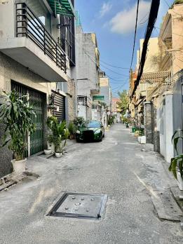 Cạnh nhà ga T3 sân bay - Nhà to đẹp 2 tầng nở hậu - giá 4,3 tỷ.