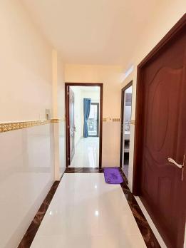 Cạnh nhà ga T3 sân bay - Nhà to đẹp 2 tầng nở hậu - giá 4,3 tỷ.