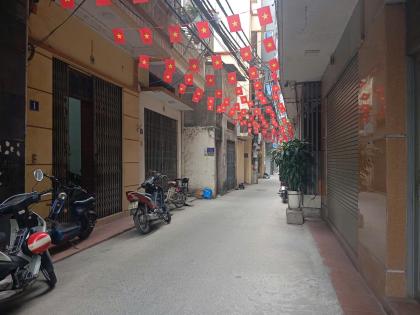 Chị Mai bán nhà lô Góc mặt ngõ 192 Kim Giang gần cầu Lù 30m2 chỉ 6.x tỷ. Lh 0989626116