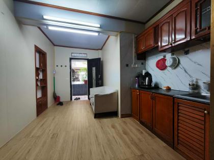 CHO THUÊ CĂN HỘ TẬP THỂ NGỌC KHÁNH, BA ĐÌNH, NHÀ ĐẸP, SÂN RỘNG, GẦN BÃI GỬI Ô TÔ, CHỈ 5 TRIỆU