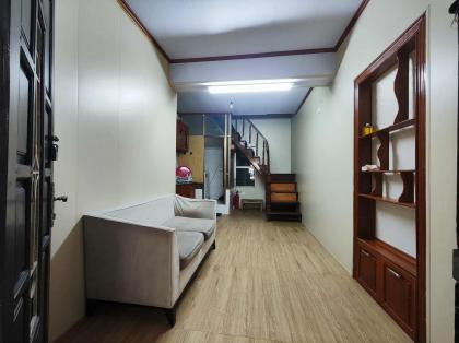 CHO THUÊ CĂN HỘ TẬP THỂ NGỌC KHÁNH, BA ĐÌNH, NHÀ ĐẸP, SÂN RỘNG, GẦN BÃI GỬI Ô TÔ, CHỈ 5 TRIỆU