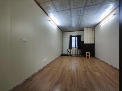 CHO THUÊ CĂN HỘ TẬP THỂ NGỌC KHÁNH, BA ĐÌNH, NHÀ ĐẸP, SÂN RỘNG, GẦN BÃI GỬI Ô TÔ, CHỈ 5 TRIỆU