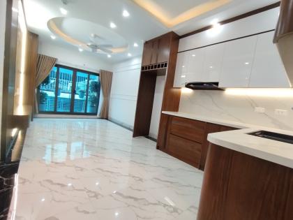 2 Ô Tô tránh Vỉa Hè, Hoàng Đạo Thành - Thanh Xuân, 8T Thang Máy, KD, 45m2, 21.8 Tỷ.