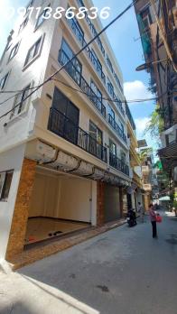 Nhà đẹp đón Tết, Hoàng Quốc Việt, 3 mặt thoáng, Ô tô tải, 50m x 5T, mặt tiền 5M