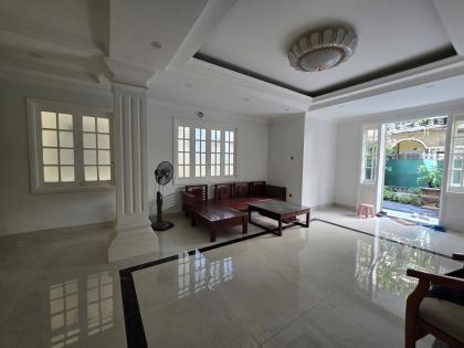 Bán Nhà Xuân Diệu Tây Hồ 160m2-4T MT8m LÔ GÓC 3 THOÁNG 75 Tỷ Xuân Diệu.