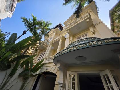 Bán Nhà Xuân Diệu Tây Hồ 160m2-4T MT8m LÔ GÓC 3 THOÁNG 75 Tỷ Xuân Diệu.