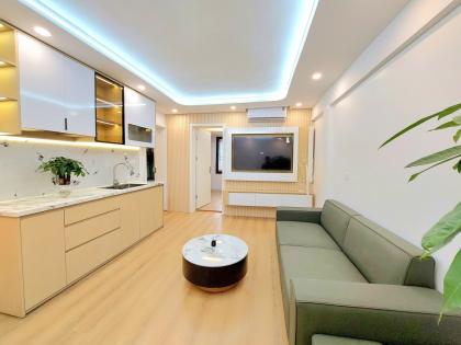 Bán căn hộ tập thể Bách Khoa, Hai Bà Trưng, nhà đẹp full nội thất, ô tô đỗ cầu thang