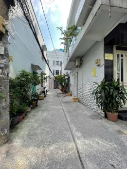 Tân Bình - Hẻm trước nhà 6m -  Nhà 2 tầng nở hậu - giá 3,7 tỷ.