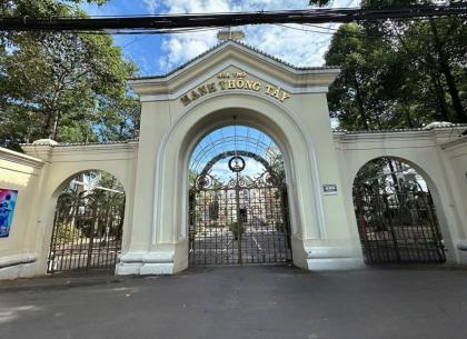 Bán nhà 7 tầng đẹp hẻm 656 Quang Trung ngang 6m có hầm T.máy ở ngay gần chợ 24 tỷ.