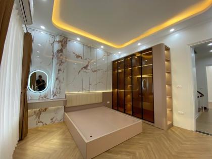 Bán Tòa Nhà Căn Hộ Dòng Tiền Đường Hoàng Hoa Thám thông ngõ 135 Đội Cấn, quận Ba Đình. Diện tích 60m,   GIÁ 26,8 TỶ