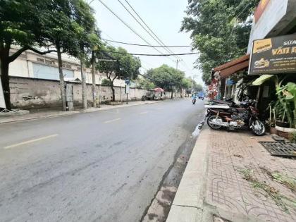 Bán nhà Mặt tiền  Cầu Xéo - gần Tân Kỳ Tân Quý vào, 4x16,5m, Cấp 4, tiện xây, sổ A4, 10,5 tỷ.