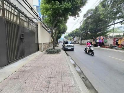 Bán nhà Mặt tiền  Cầu Xéo - gần Tân Kỳ Tân Quý vào, 4x16,5m, Cấp 4, tiện xây, sổ A4, 10,5 tỷ.