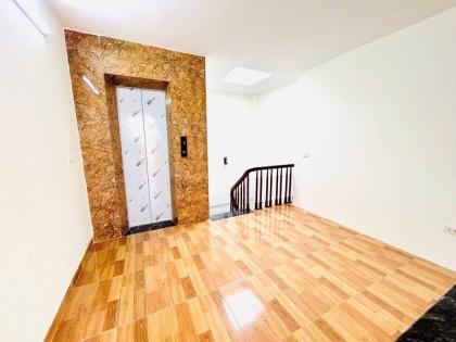 VĨNH HUNG - NHÀ MỚI KÍNH KOONG - THANG MÁY - MẶT NGÕ Ô TÔ THÔNG - GẦN CHỢ - KINH DOANH ĐA NGHÀNH.     ????Vĩnh Hưng 45m -