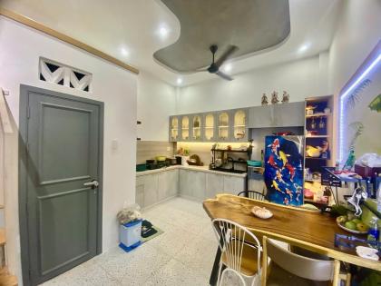 BÁN NHÀ 4 TẦNG GẦN CHỢ, GẦN BẾN XE BUÝT HIỆP THÀNH, QUẬN 12