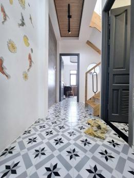 BÁN NHÀ 4 TẦNG GẦN CHỢ, GẦN BẾN XE BUÝT HIỆP THÀNH, QUẬN 12