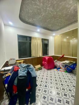 BÁN NHÀ 4 TẦNG GẦN CHỢ, GẦN BẾN XE BUÝT HIỆP THÀNH, QUẬN 12