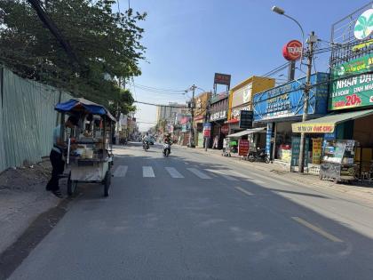 Bán nhà Mặt tiền Phan Huy Ích - ngay Trường Chinh, 4x28m,  Cấp 4, tiện xây, 15,5 tỷ.