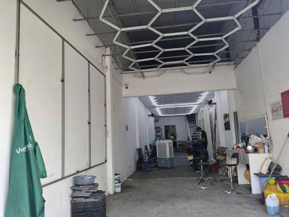 Bán nhà Mặt tiền Phan Huy Ích - ngay Trường Chinh, 4x28m,  Cấp 4, tiện xây, 15,5 tỷ.