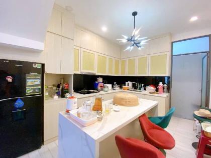 ĐỊNH CƯ Bán Nhà 5 Tầng Cực Đẹp Lý Chính Thắng, 50m2, Chỉ 8.x Tỷ TL