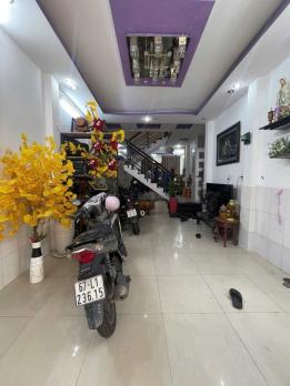 CHẠM 10 TỶ - CÓ NHÀ NGAY KHU ẨM THỰC LỮ GIA  - 80M2, 3 TẦNG, HẺM NHỰA Ô TÔ ĐỖ CỬA.