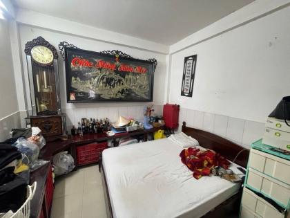 CHẠM 10 TỶ - CÓ NHÀ NGAY KHU ẨM THỰC LỮ GIA  - 80M2, 3 TẦNG, HẺM NHỰA Ô TÔ ĐỖ CỬA.