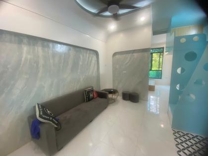 HƠN 1 TỶ TẬP THỂ ĐẠI HỌC KINH TẾ QUỐC DÂN, HAI BÀ TRƯNG, NHÀ ĐẸP FULL NỘI THẤT, Ô TÔ ĐỖ