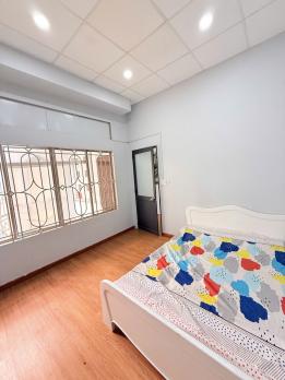 Tân Bình - Giáp Quận 10 - cạnh HXH - DT 56m2 ngang 5m - giá 5,29 tỷ.