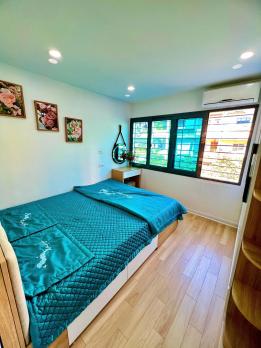 Bán căn hộ tập thể Vĩnh Hồ, Đống Đa, nhà đẹp ở luôn, ô tô đỗ chân cầu thang