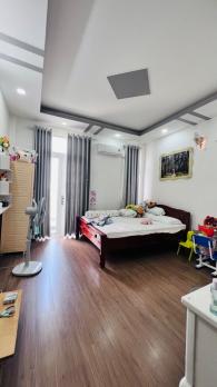 Ở NGAY! Bán Nhà Mới Đẹp 4 Tầng Huỳnh Văn Bánh, 53m2, Chỉ 8.x Tỷ TL