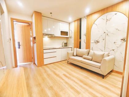 Bán căn hộ Tập thể Quỳnh Mai, Hai Bà Trưng, nhà đẹp thoáng sáng ở luôn